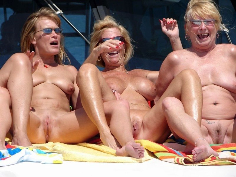 Nudists have fun, Rachel Rechel microbikini, Mini bikini