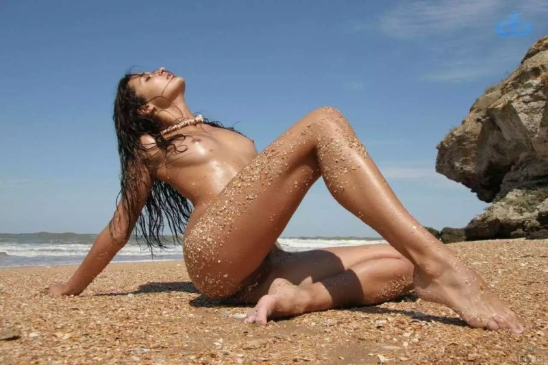 Erotic girls on the beach, Erotic photo shoot at sea, Girls on the beach Erotica