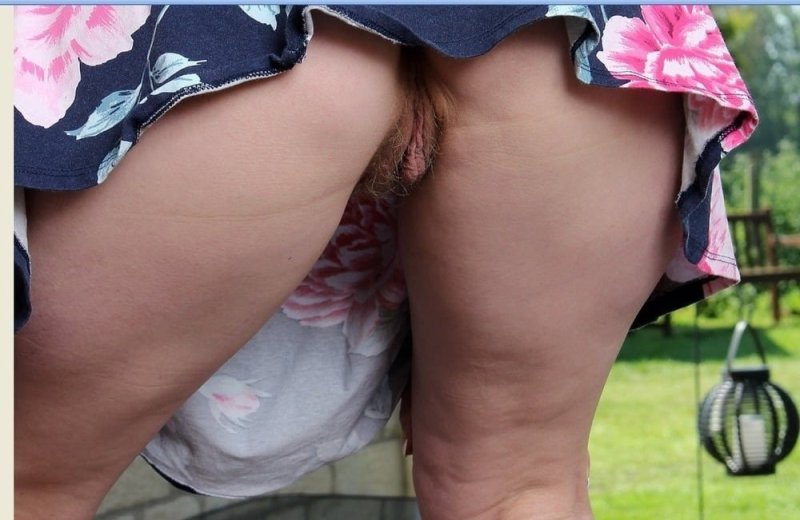 Peeping without panties, Under a skirt porn, Under the skirt of milf