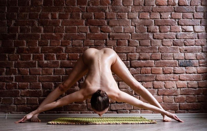 Erotic gymnastics, Naked Melissa Mendini Yoga, Naked girls do yoga