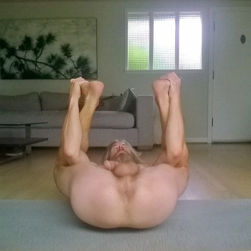 Yoga naked men naked, Naked men are engaged in yoga, Naked yoga