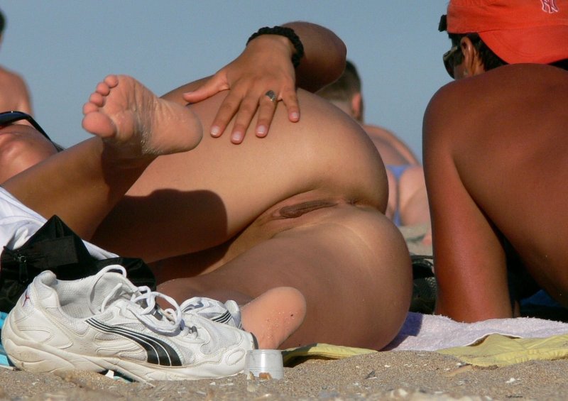 Anal peeping on the beach, Nudism, Models nude