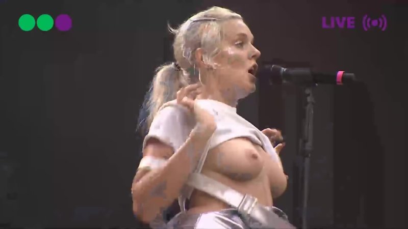Miley cyrus without panties on stage, Showed boobs on stage, Showed boobs at a concert