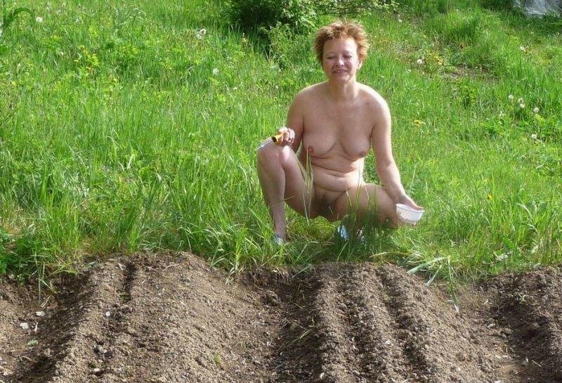 Naked women on the beds of the garden, Naked wife in the country garden, Naked women in the garden
