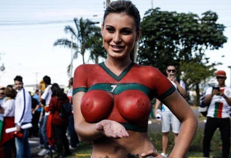 Naked football fans, Ury Andress, Naked fans