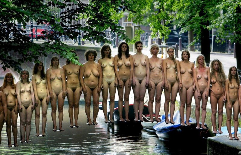 Naked women of different nations, Nudism, A lot of naked women