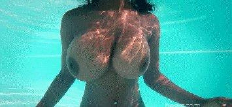 Shocking breasts in the pool, In the pool, Swimming in the pool
