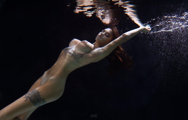 Murbo, Murbo Leah, Naked girls in water