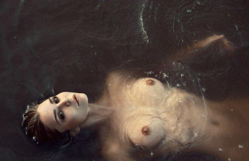 Naked girls in water, Erotic, Naked women in water