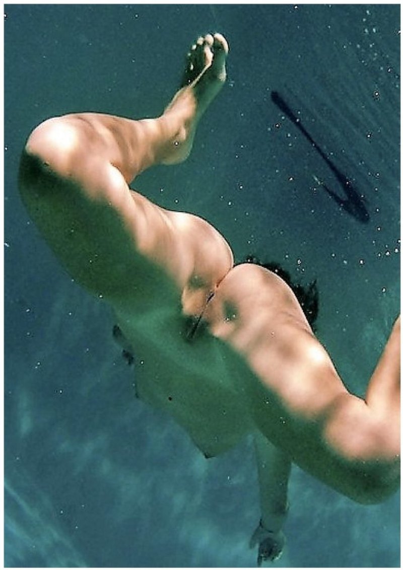 Girls swim naked, Erotica under water, Naked