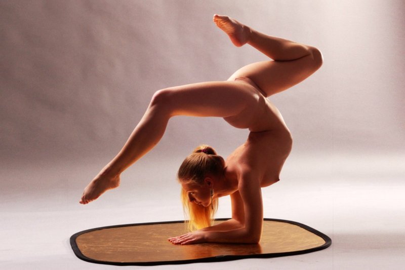 Flex julia yoga golaya, Erotic gymnastics, Beautiful naked gymnasts