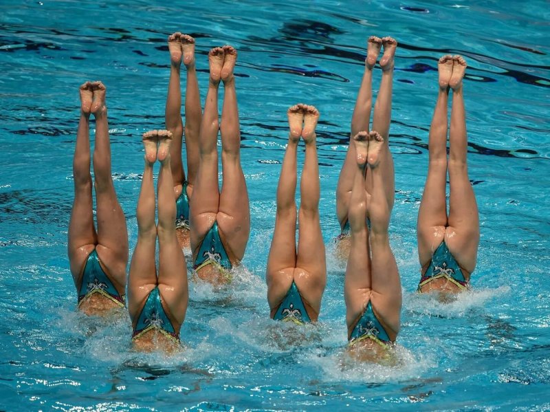 Synchronized swimming naked, Synchronous swimming naked, Single swimming