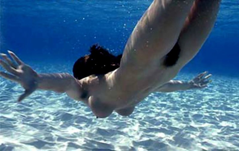 Girls swim naked, Under water without a swimsuit, Naked girls under water