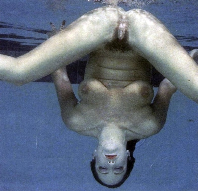 Naked under water with unshaven, Naked synchronizers in the pool, Girls under water