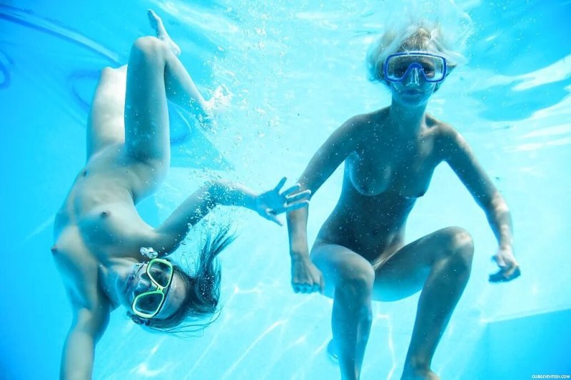 Naked in the swimming pool, Naked in swimming pool, Naked synchronists in the pool