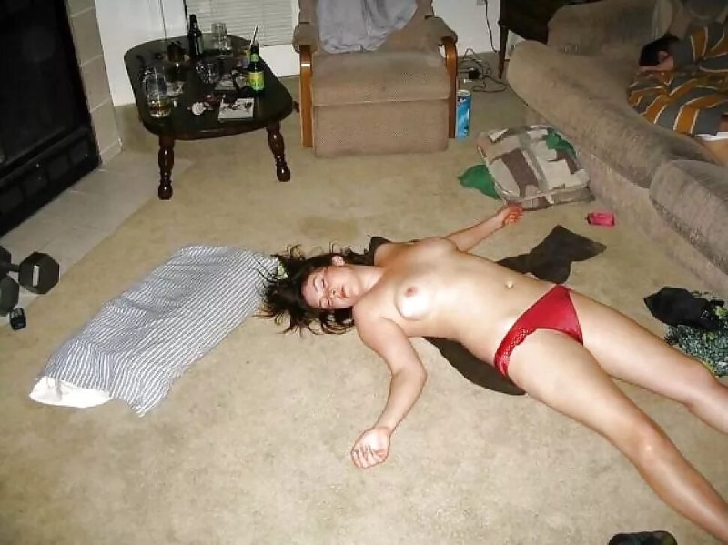 Drunk girls naked, Drunk girl, Drunk woman