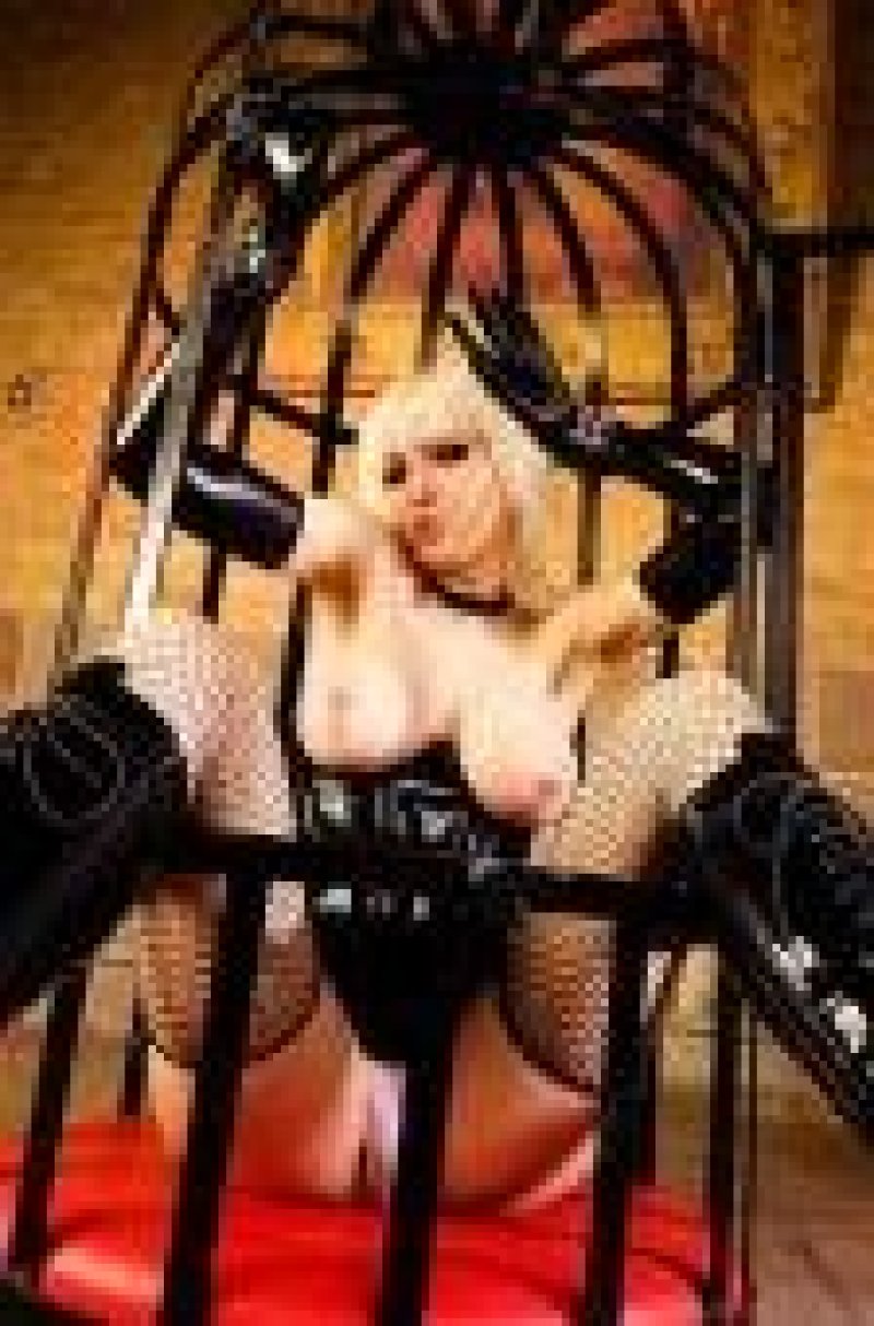 Latex, Madam, Blonde in latex