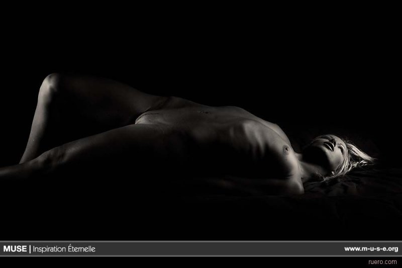 Naked in the dark, Erotic in the dark, Naked body