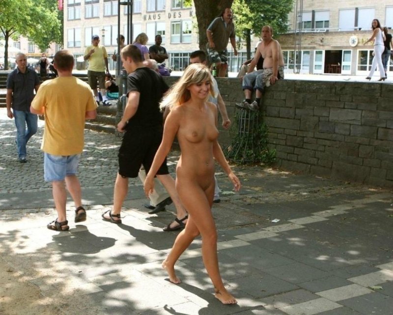 Naked women in public places, Naked girls in public places, Naked women on the street