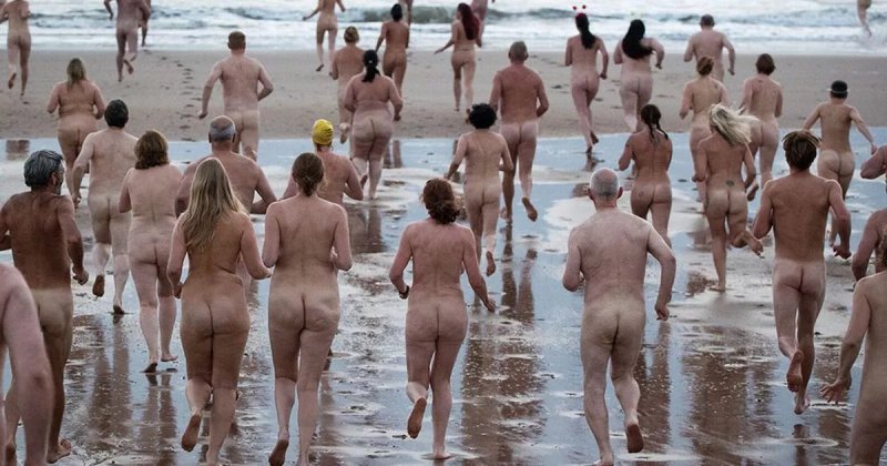 Mass swim naked, Beach of naked people, Mass bathing naked