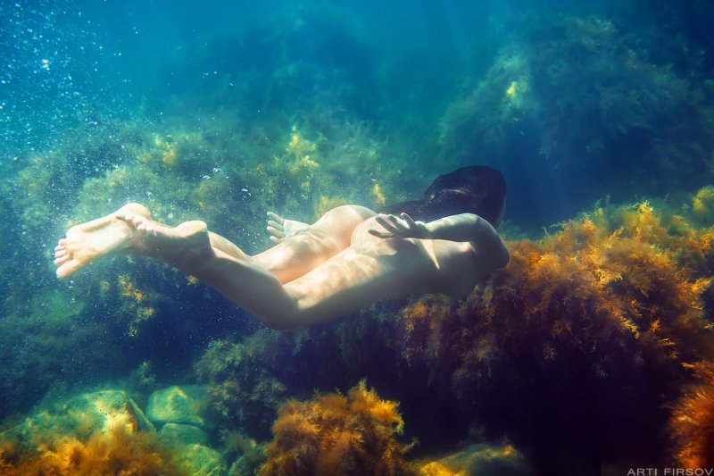 Naked mermaids under water, Naked girls under water, Naked girls in water