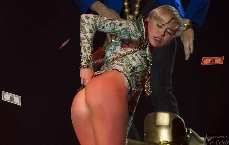 Miley cyrus without panties, Miley Cyrus Bangerz Tour, Miley Cyrus on stage