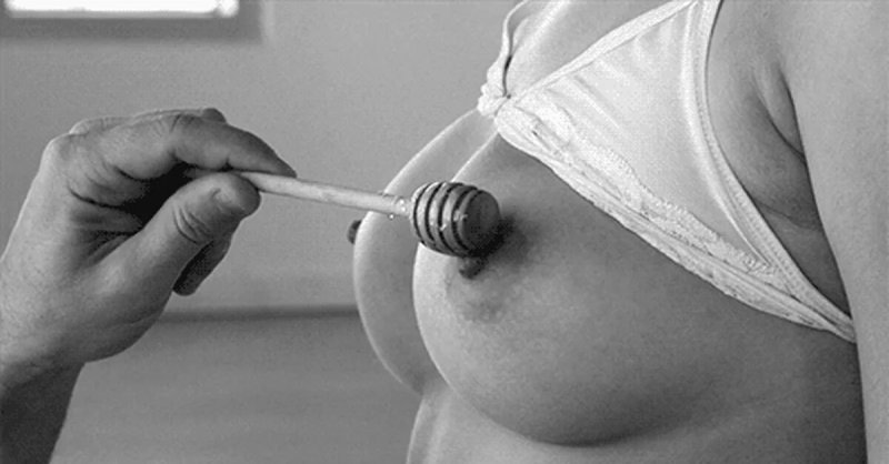 Stimulation of female nipples, Twisting the nipples of women, Erotic nipples