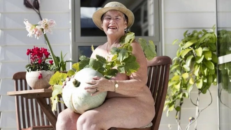 Grandmother in the country, Old women in the country, Naked grandmothers in the country