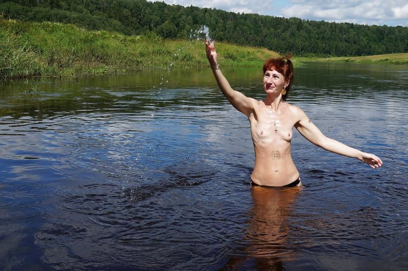 Porn, Nude porn, Naked Russian women on the river