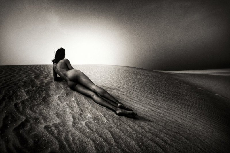 Rappo is frank, In the desert, Surrealism