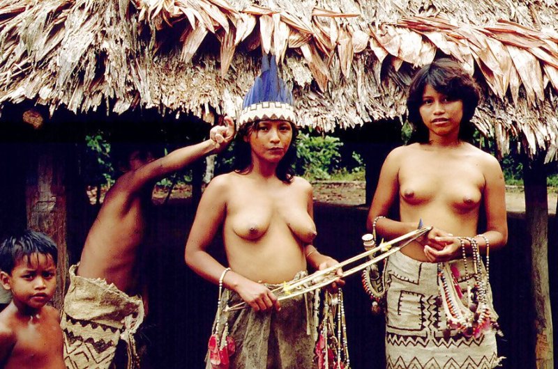 Yanomams girls boobs, Amazon Indians, Indians of the Amazon Shinga