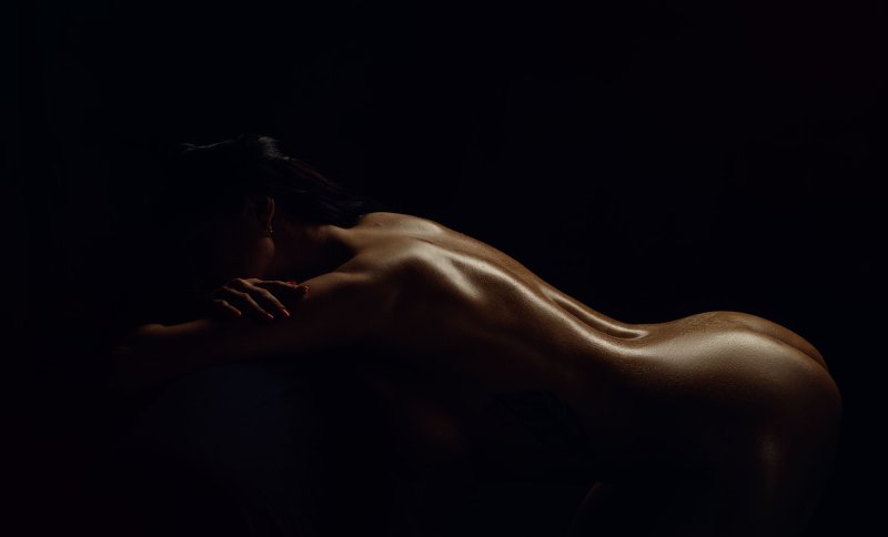 Naked body, Naked female body, On a naked body
