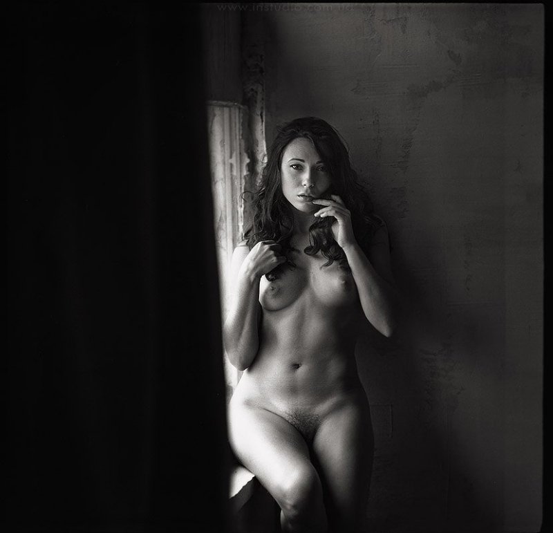 Or tattar model narrow, Erotic, Photographer in the style of nude
