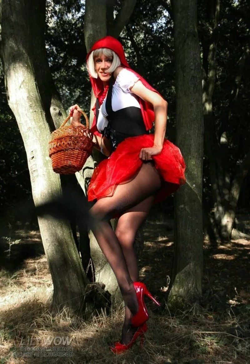 Erotic red cap, Red hat without panties, Sex with a red hat