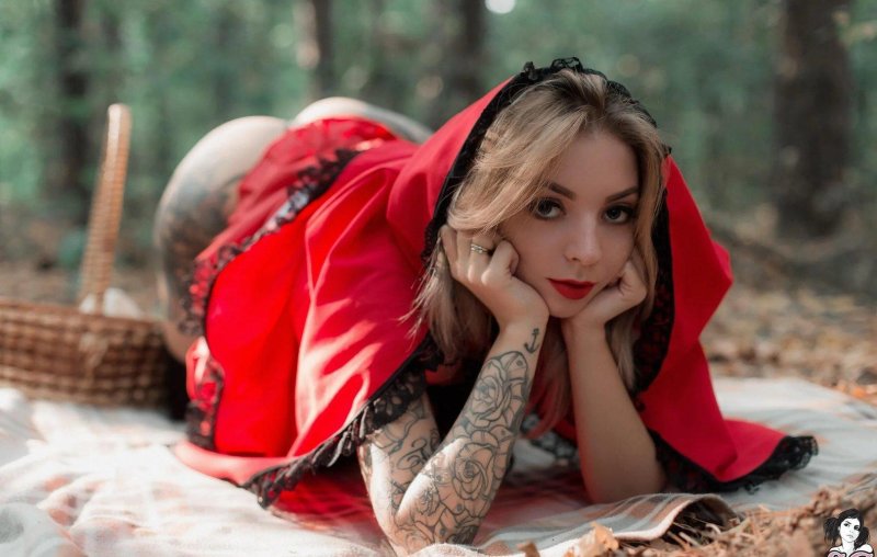Elisarose sg red cap, Red cap, Erotica red cap
