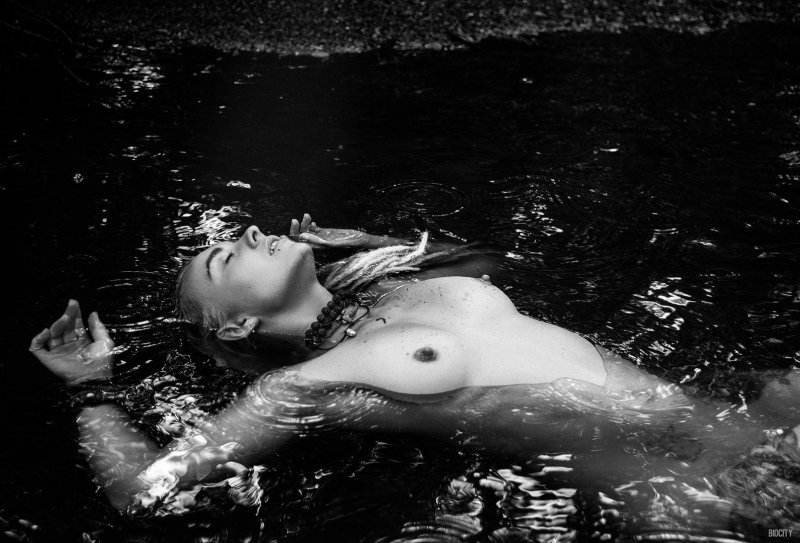 Erotic women in water, Erotica in water, Naked women in water