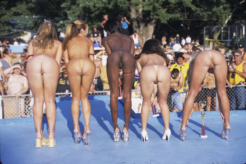 Naked female, Beauty contest of naked women, Naked women competition