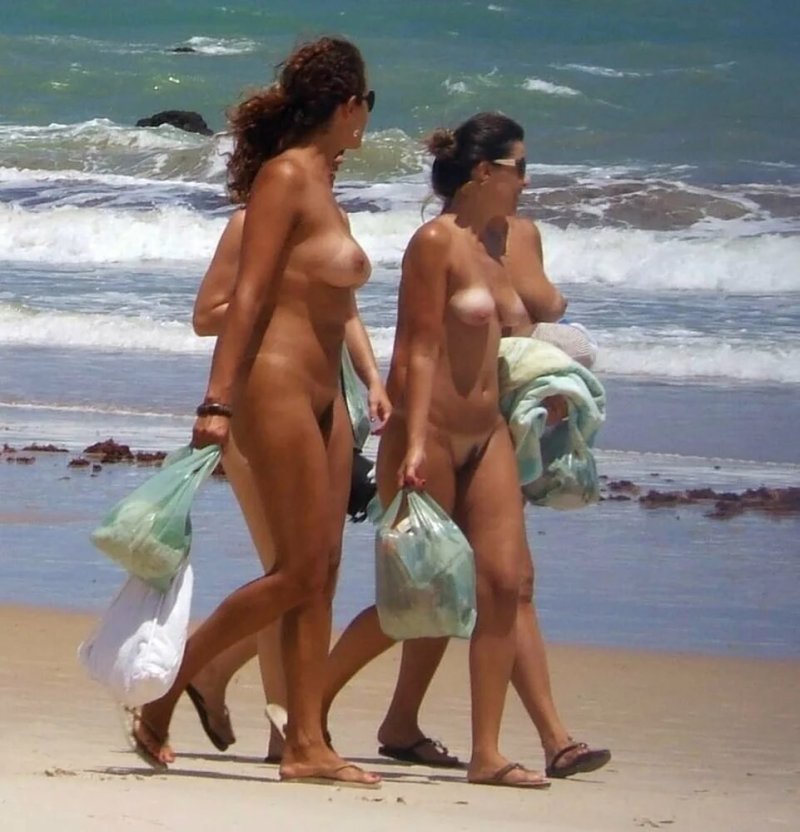 Girls on a nudic beach, Brazilian beaches women, Brazil beach