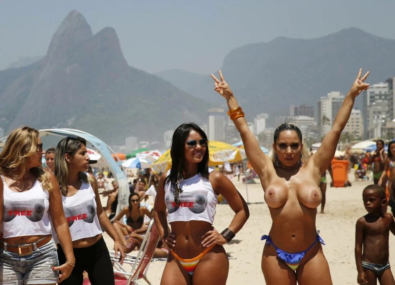 Rio de janeiro nudist beach, Beach Rio de Janeiro Girls, Tops on the beach of Rio de Janeiro