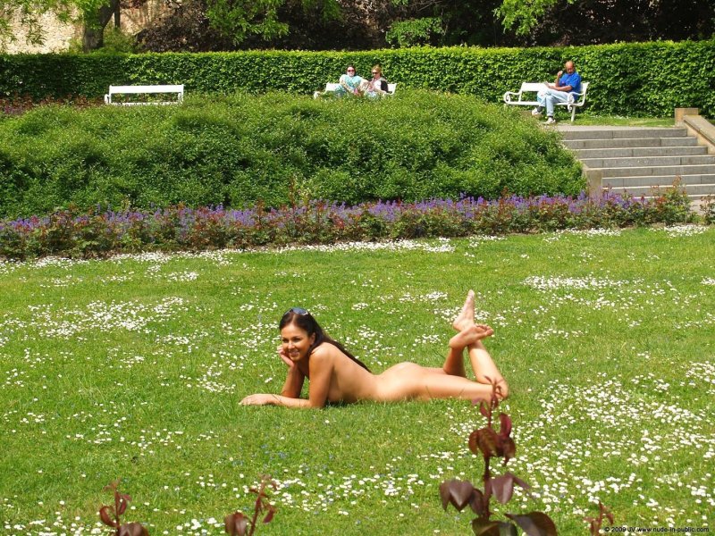 Girls topless in parks, Nudism, Naked in the park