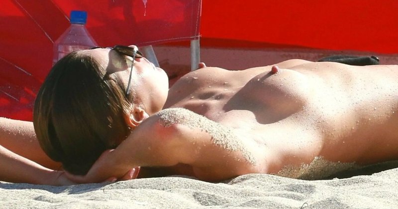 Alina astrovskaya toples, Beach with naked, Nudism