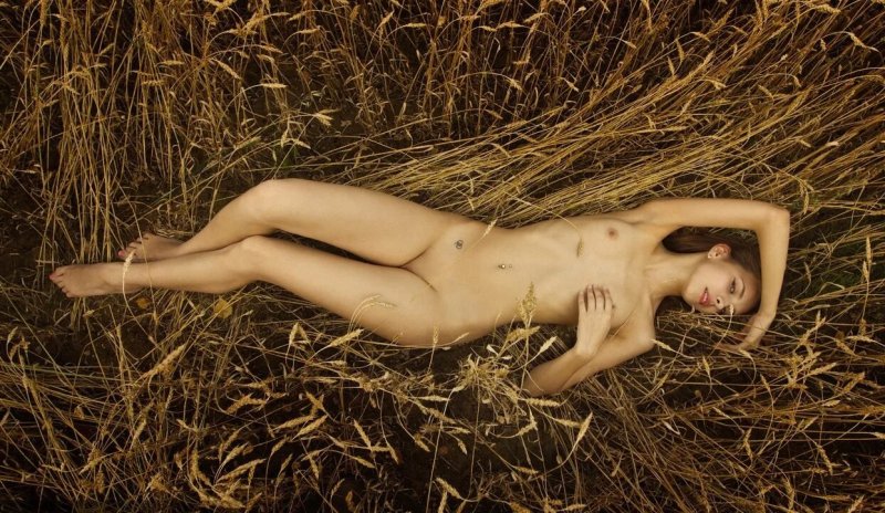 Photo shoot in the nudity field, Erotic photo shoot in the field, Erotica nude