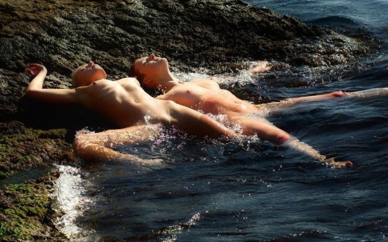 Sunny baths are naked, Girl swimming in the sea naked, Naked girls swim in the sea