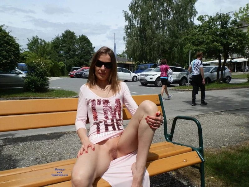 I love walking without panties, Without panties in public, Girls without panties in transport
