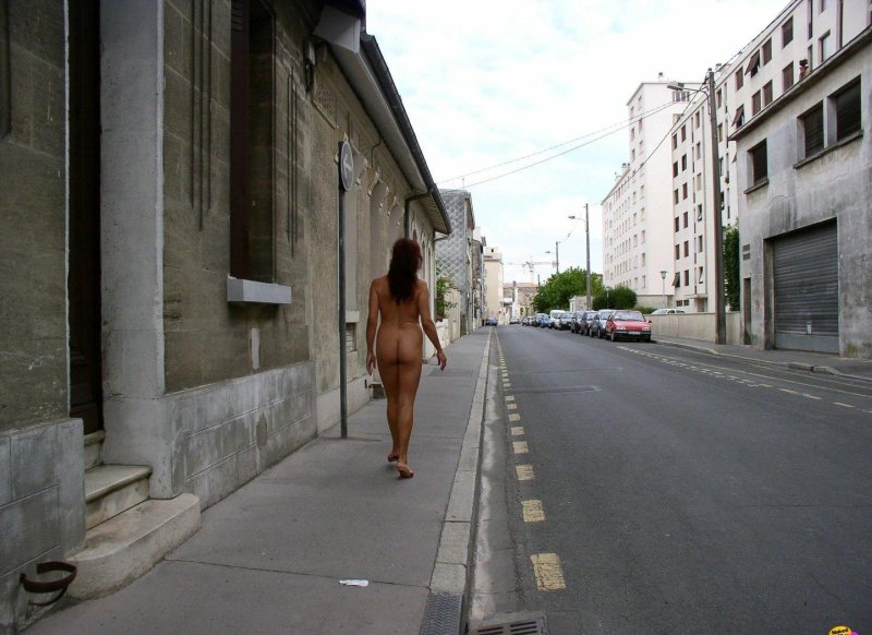 Naked women on the streets of italy, Naked on the street, Naked girls on the streets
