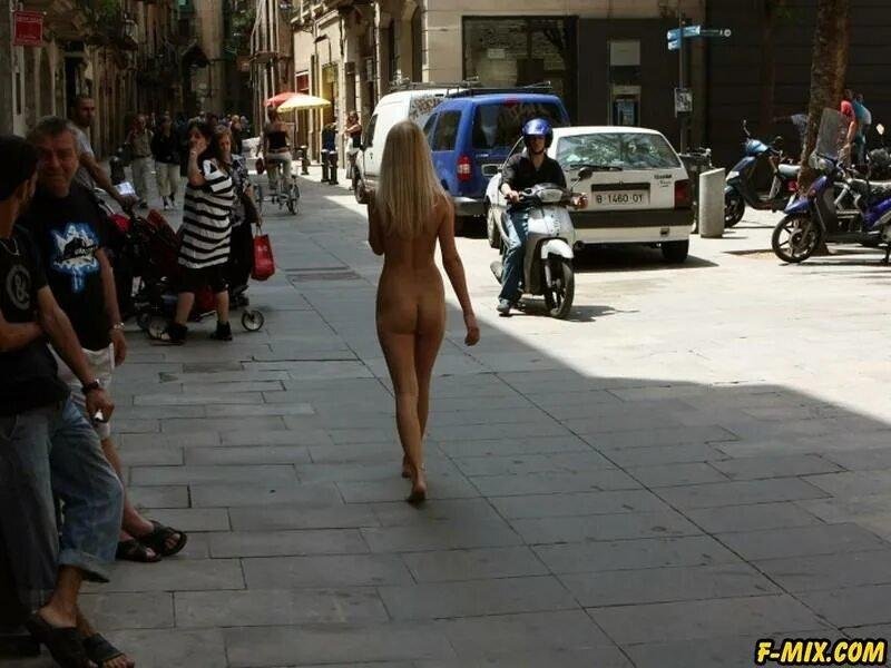Exhibitionists naked in barcelona, Naked on the streets of Barcelona, Shannon nude in barcelona