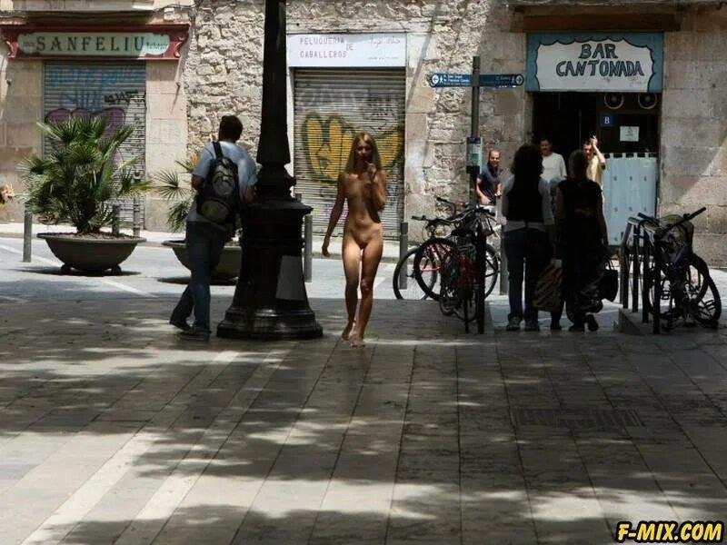 Naked on the streets of barcelona, Nudism, On the street sex