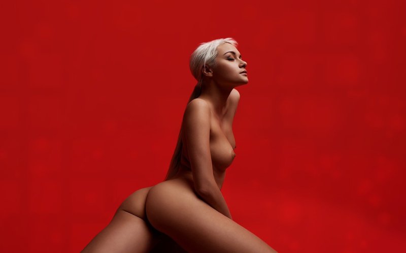 Erotic, Models in the style of nude, In the style of nude