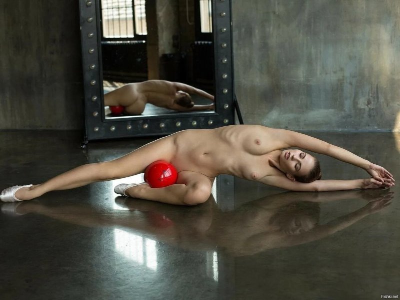 Beautiful naked gymnasts, Photographer Damp Zergut Julia Liepa, Erotic