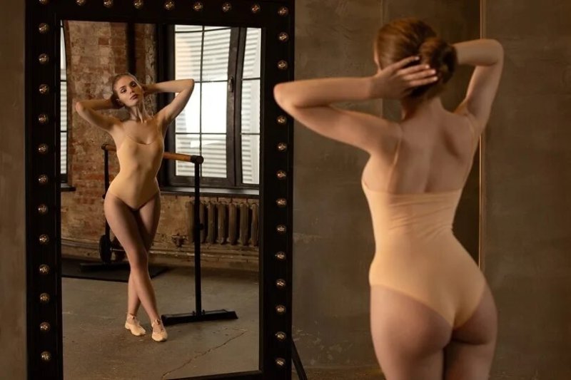Ballerina erotica, Photographer Damp Zergut Julia Liepa, Erotic
